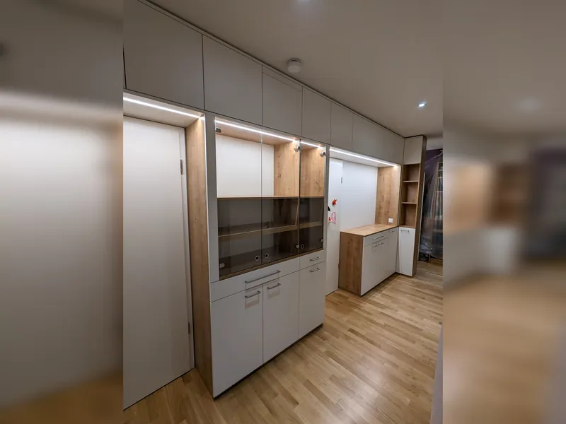 Flurschrankwand